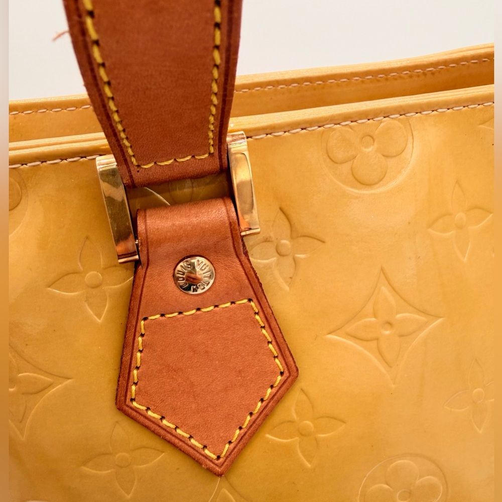 Louis Vuitton Vernis Houston w/authentic Louis Vuitton bag charm - Picture 14 of 17